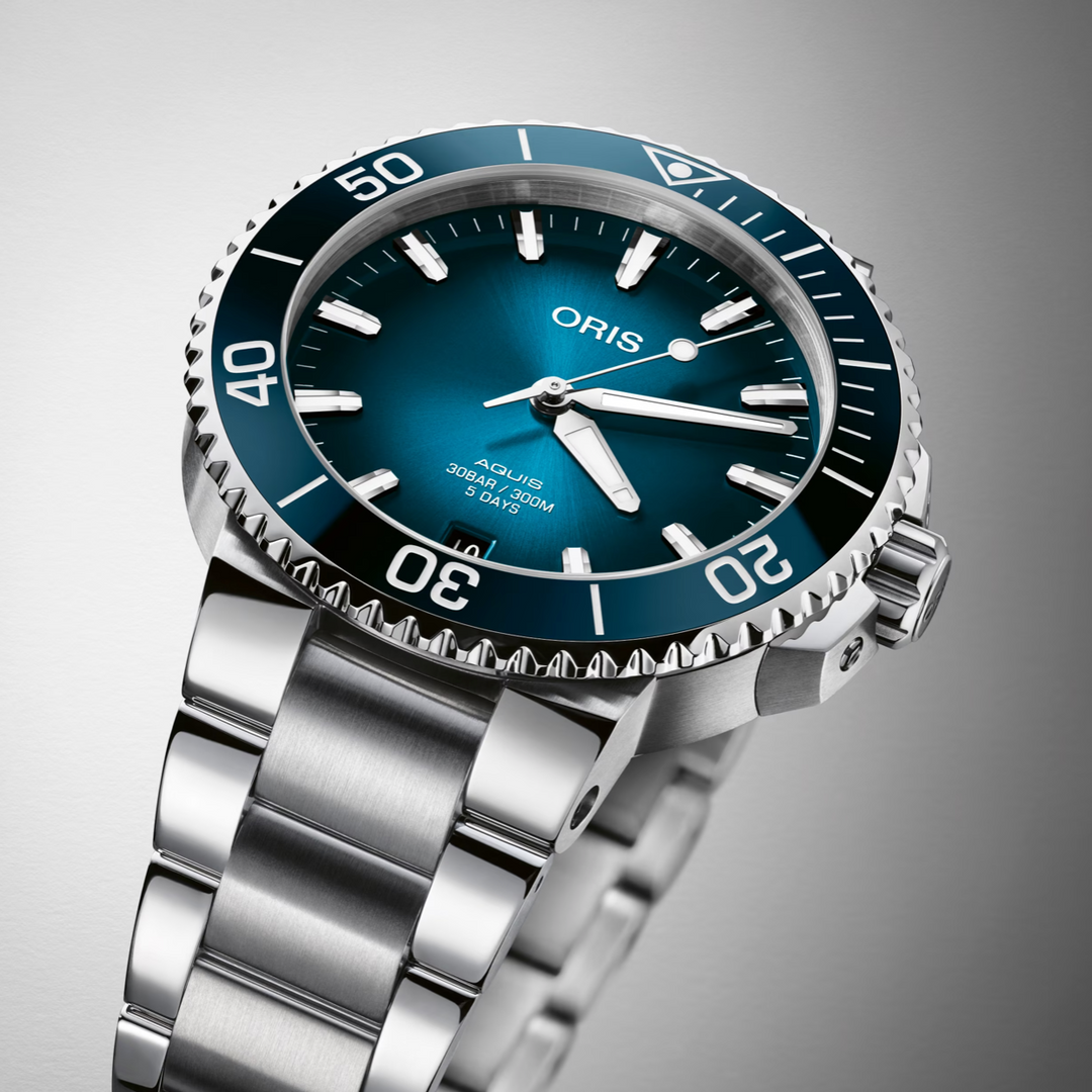 Aquis Date Calibre 400 Blue 41.5MM Watch