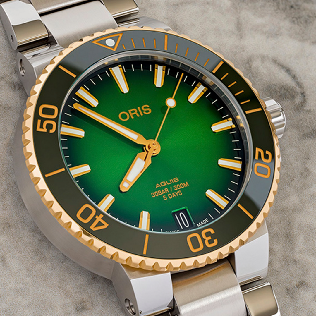 Aquis Date Calibre 400 Green Dial 41.5MM Watch