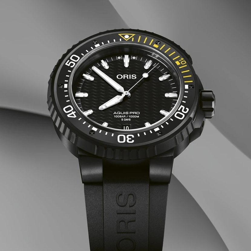 Aquis Pro Date Calibre 400 Titanium Black 49.5MM Watch