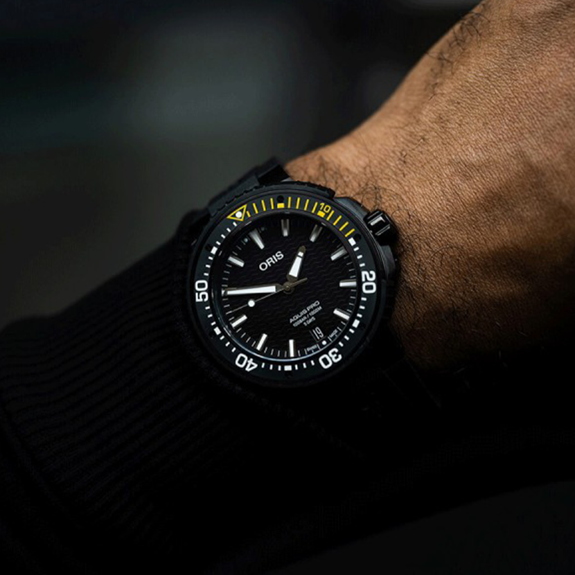 Aquis Pro Date Calibre 400 Titanium Black 49.5MM Watch