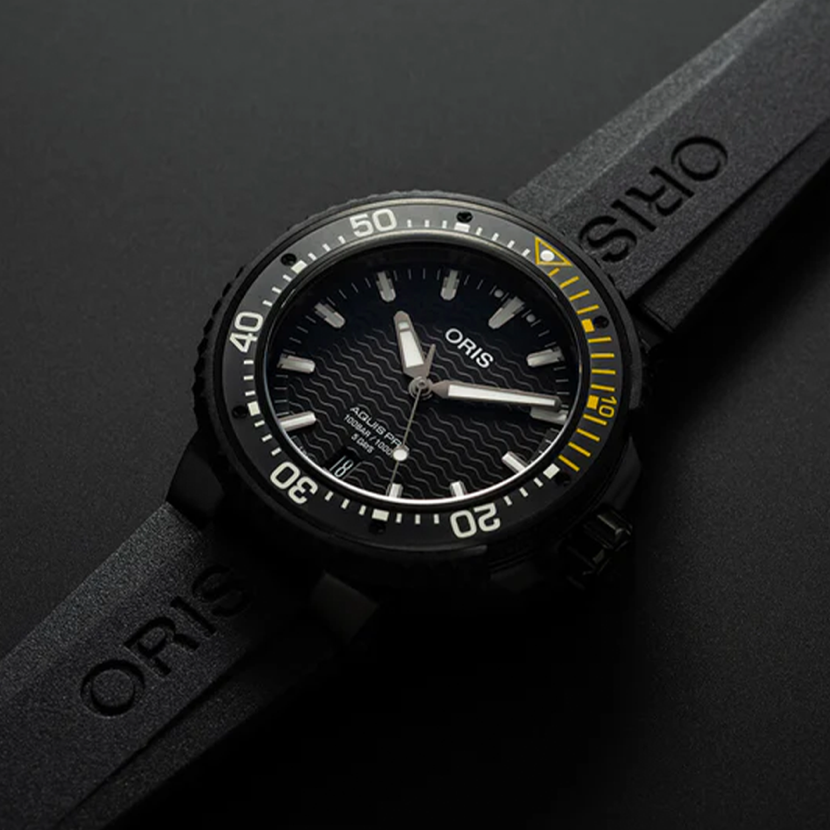 Aquis Pro Date Calibre 400 Titanium Black 49.5MM Watch