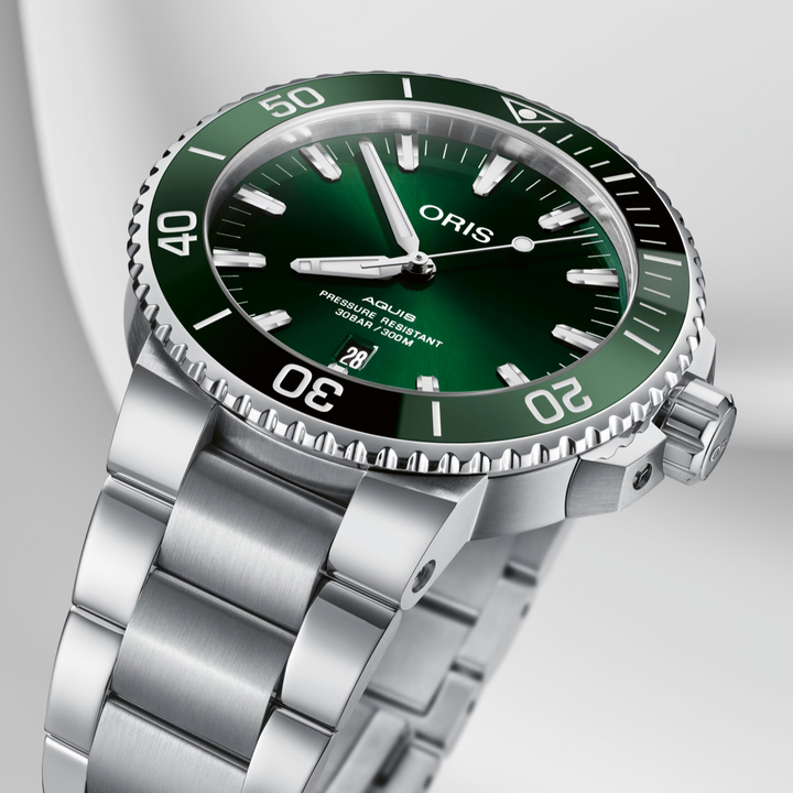 Aquis Date Green Dial/Bezel 43.5MM Watch