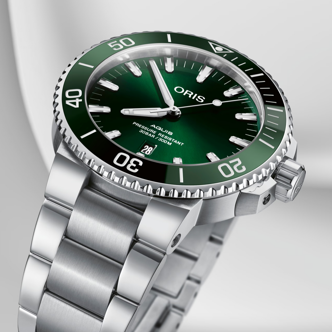 Aquis Date Green Dial 43.5MM Watch