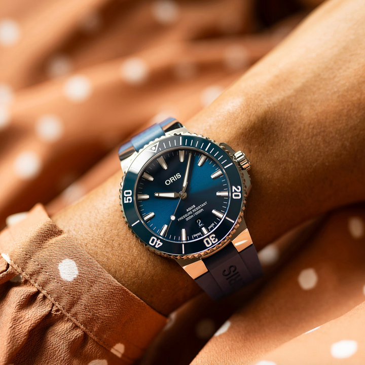 Aquis Date Blue 41.5MM Watch