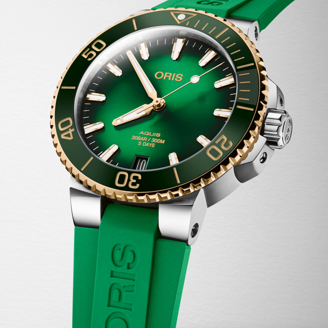 Aquis Bico Date Green 41.5MM Watch