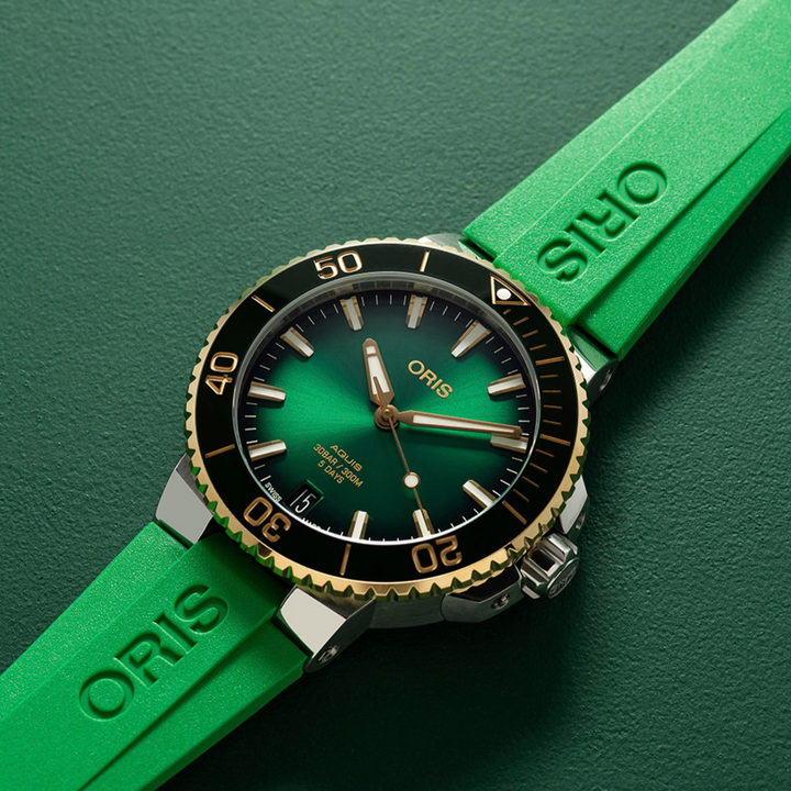Aquis Bico Date Green 41.5MM Watch