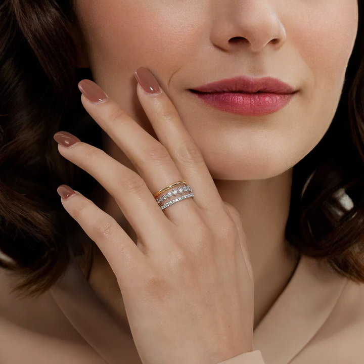 Two Tone Graduating Diamond Three in One Ring