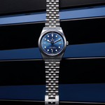 M79660-0002  Black Bay  39mm