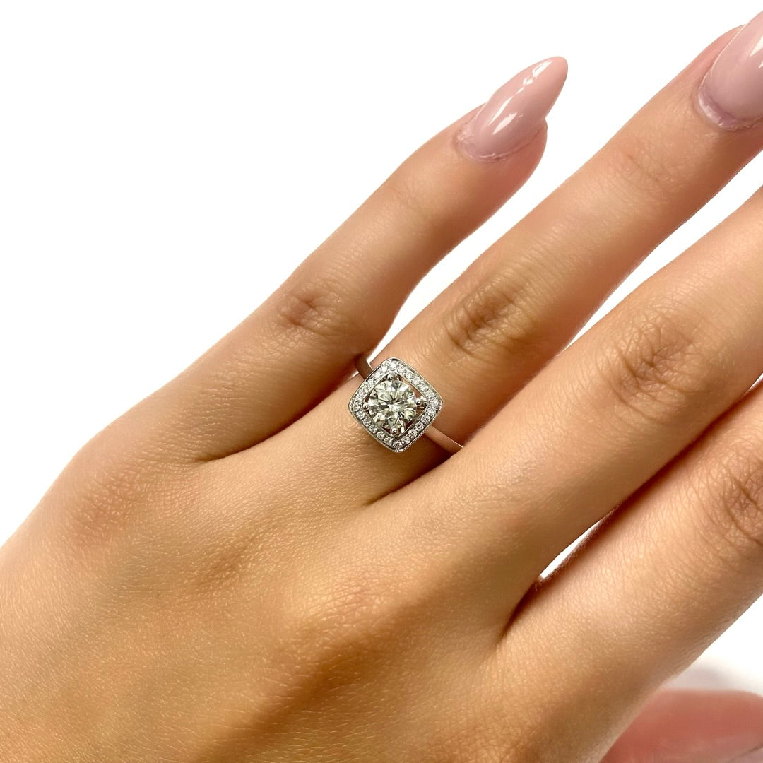 Round Cut Center Solitaire with Halo Ring