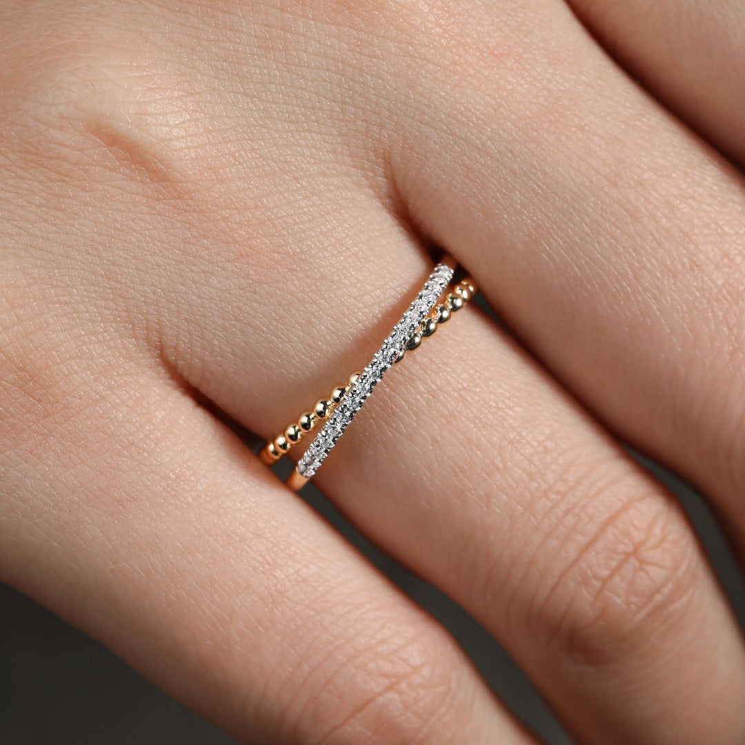 Crossing Diamond Yellow Gold Ring
