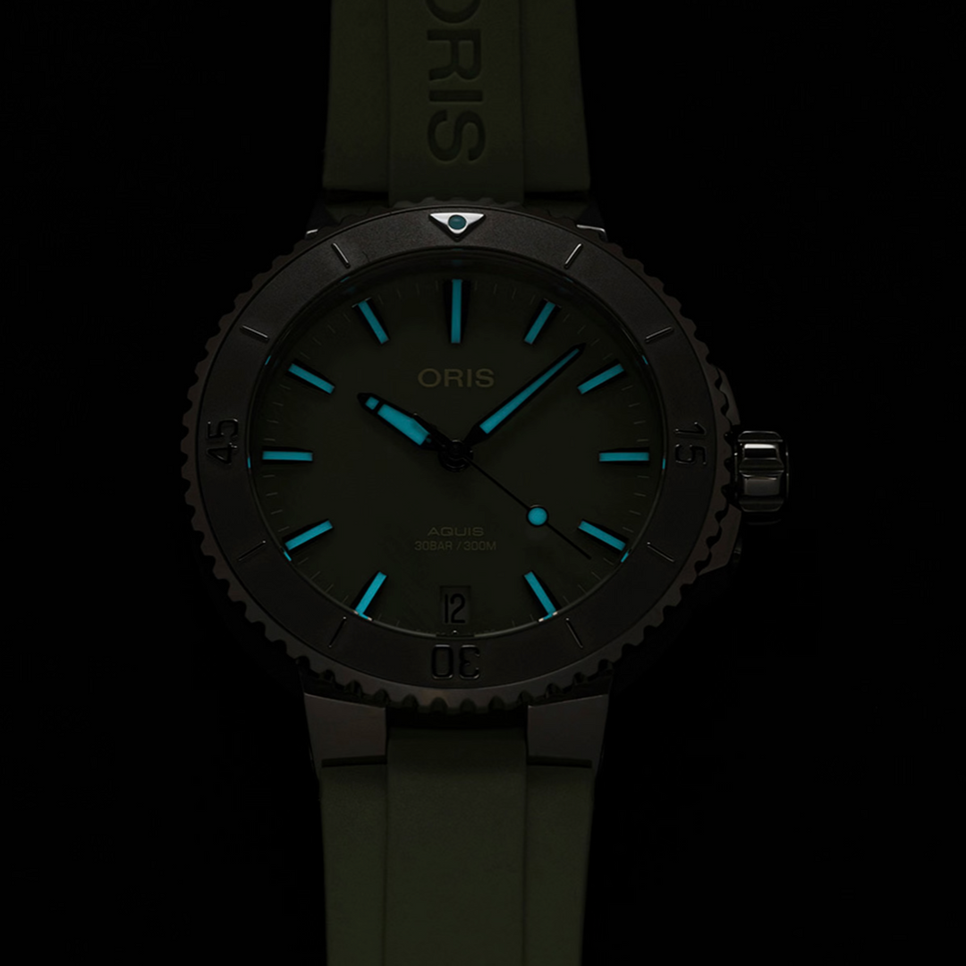 Aquis Date Seafoam Green 36.5MM Watch