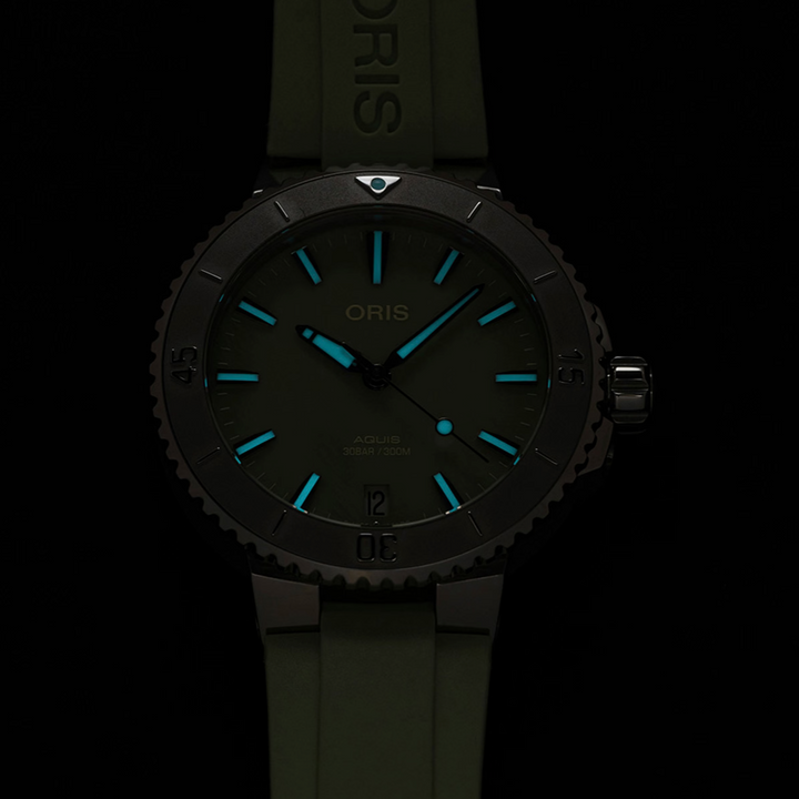 Aquis Date Seafoam Green 36.5MM Watch