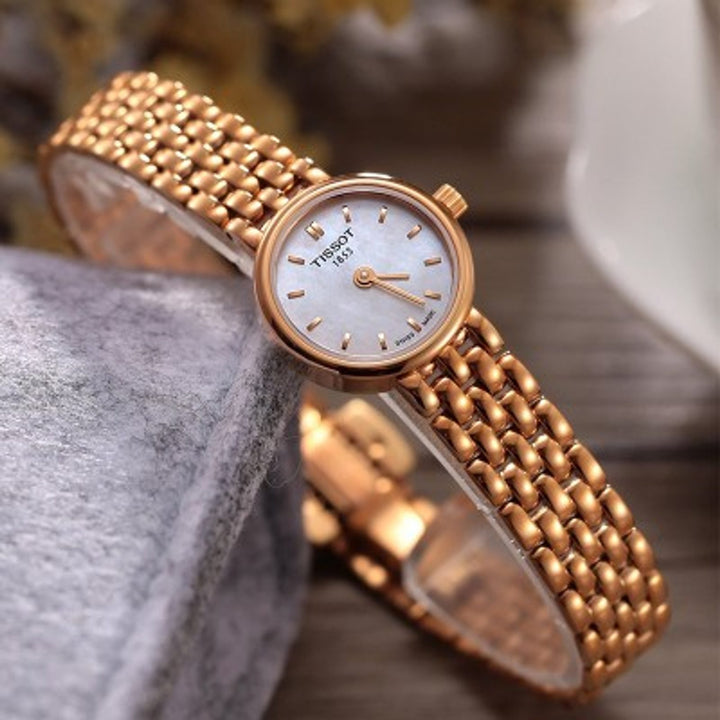 Lovely Round Rose PVD with Mother Of Pearl 19.5MM Watch
