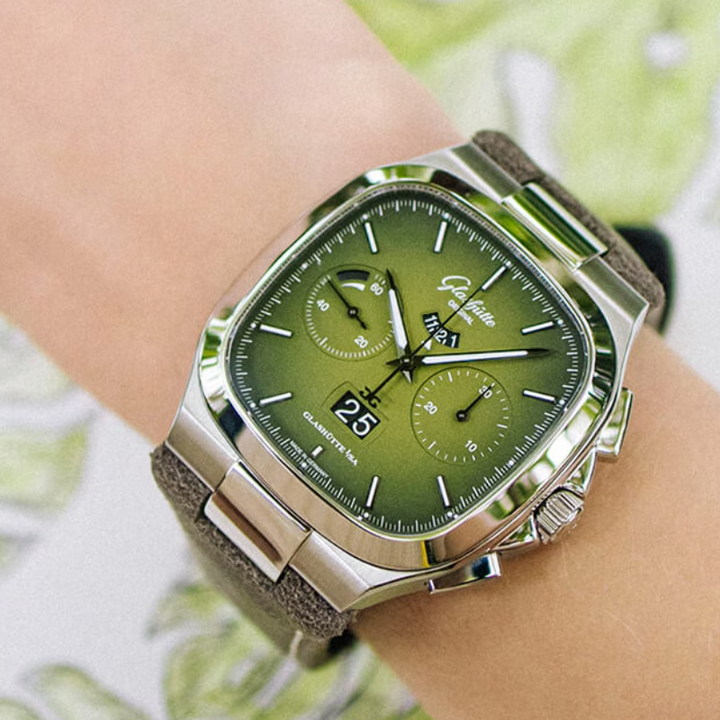 Seventies Chronograph Panorama Date Watch, Green Dial 40MM