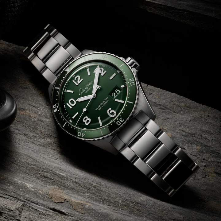 SeaQ Panorama Date Watch, Green Dial 43.20MM